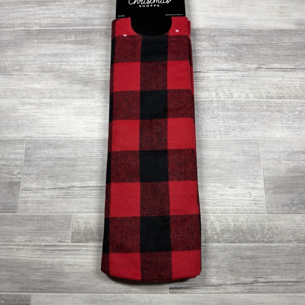 THE CHRISTMAS SHOPPE Red Black Buffalo Plaid Christmas Tree Skirt Holidays NEW‎